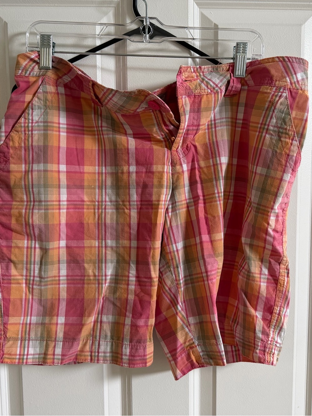 No boundaries plaid Bermuda shorts